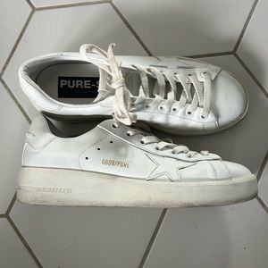 *Authentic* Golden Goose, pure star. Women’s size 39.
